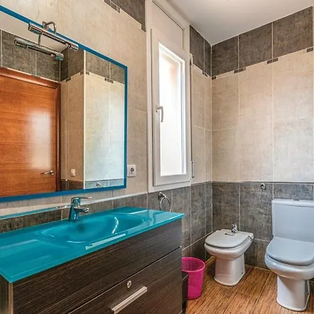 Villa Caravan 6 People 7 Kms Lloret De Mar Vidreres