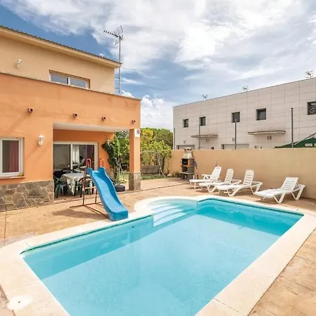 Villa Caravan 6 People 7 Kms Lloret De Mar Vidreres